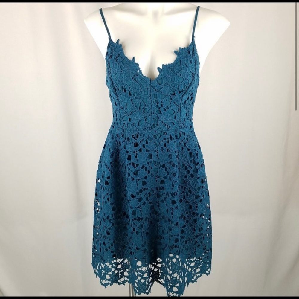 ASTR The Label dress blue-green embroidered lace fit n flare vee neck lined M